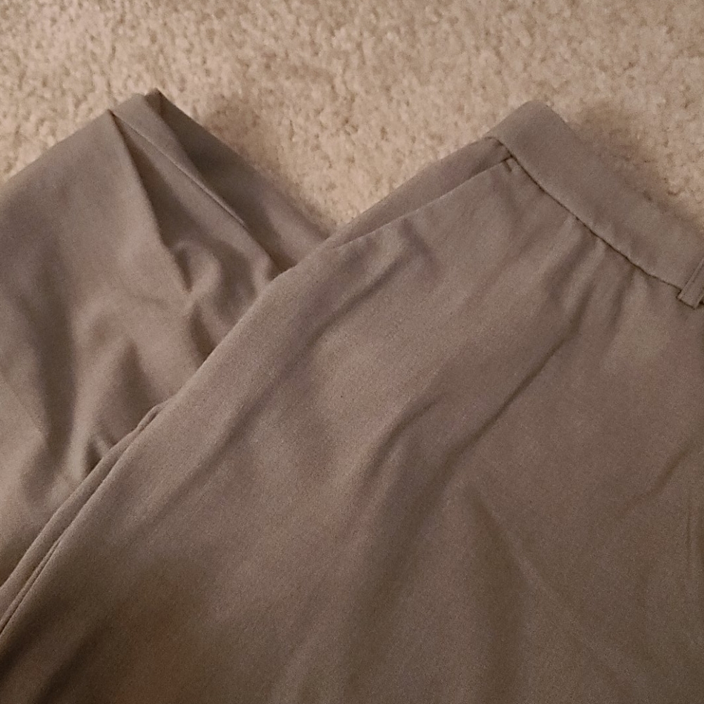 Tan pants - Picture 2 of 2
